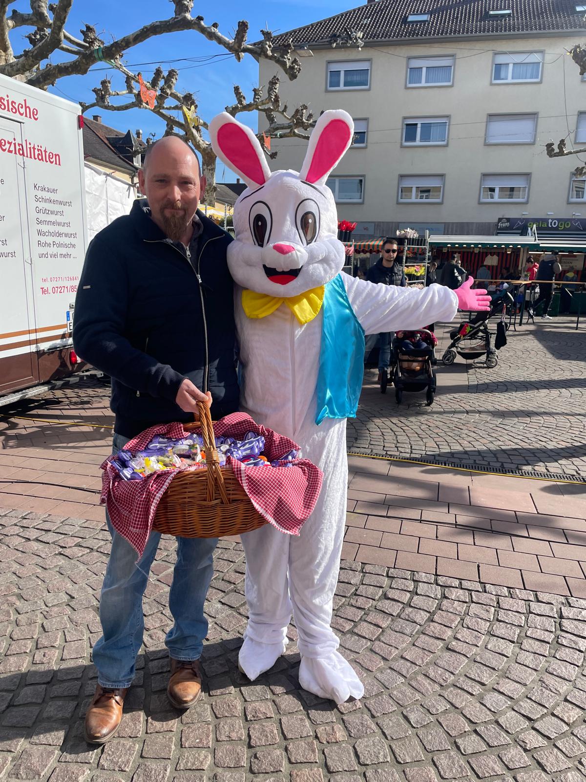 Der Osterhase und Dennys Huschwar
